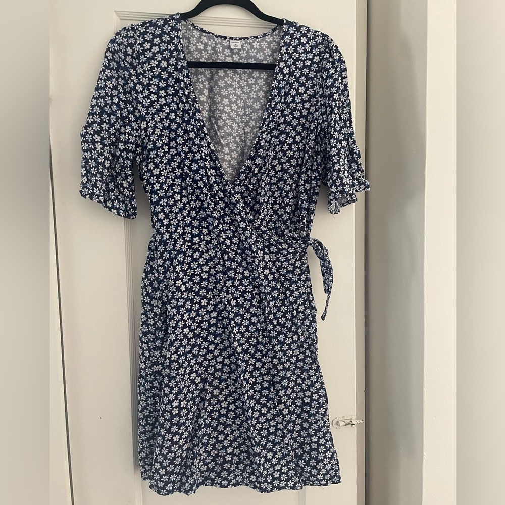Old navy ditsy floral wrap dress